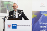 Peter Wölffling von der Projektgesellschaft IHK Ostbrandenburg bei seinem Vortrag © Foto: Benjamin Renter
