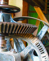 Zahnräder der Ragower Mühle im Schlaubethal greifen ineinander und bringen das Mahlwerk in Schwung © Foto: Sylvia Krell