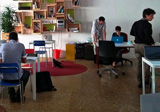 Arbeitsraum im Coworking Space 'The Hub' in Rovereto, Norditalien © Foto: Noémie Causse (C2C)