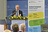 MWAE-Staatssekretär Hendrik Fischer bei der Eröffnung des Kompetenzzentrums in Götz © Foto: HWK Potsdam