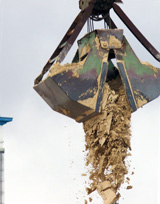 Industriebaukrann beim Aushub eines Fundaments © Foto:Sylvia Krell